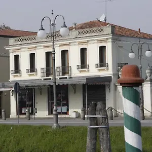 Bed & Breakfast Barchessa Levi Morenos, Mira